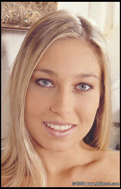 Полина, 23